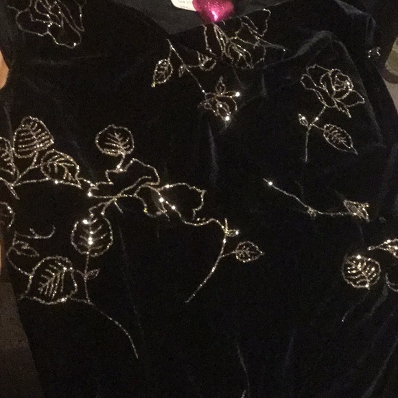 Black Cowl-neck Velvety Dress with Golden Roses - Picture 4 of 6